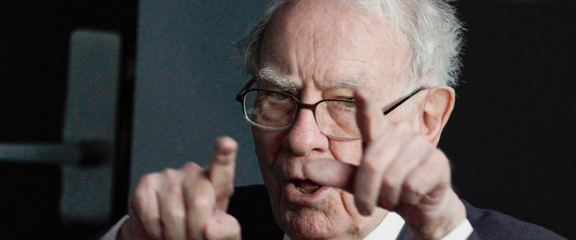 Why warren buffett is selling gold?