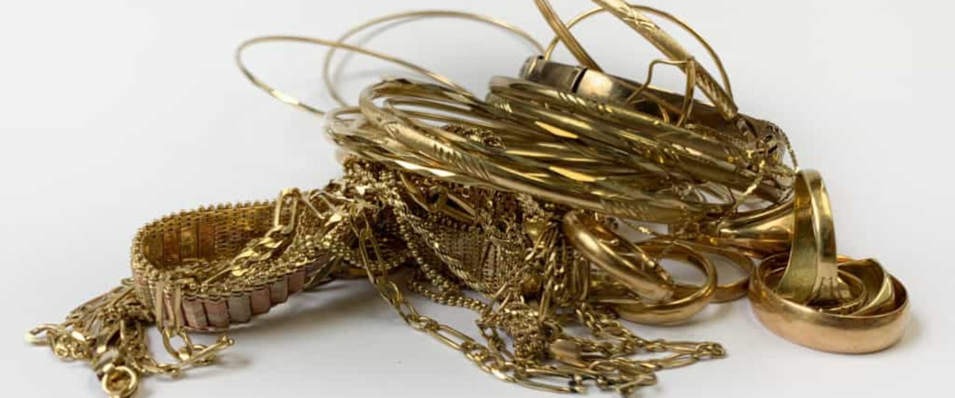 How much should i expect to receive when selling gold?